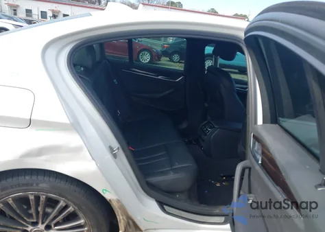 2018 BMW 530I xDrive z USA, uszkodzony, nr VIN WBAJA7C55JWA73431